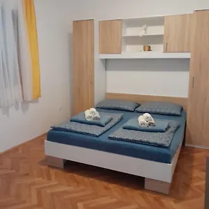 Larus Apartman Starigrad Paklenica